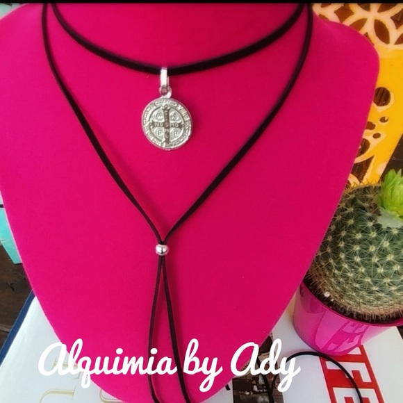 Black suede choker necklace and Saint Benedict silver medal - Picture 2 of 4
